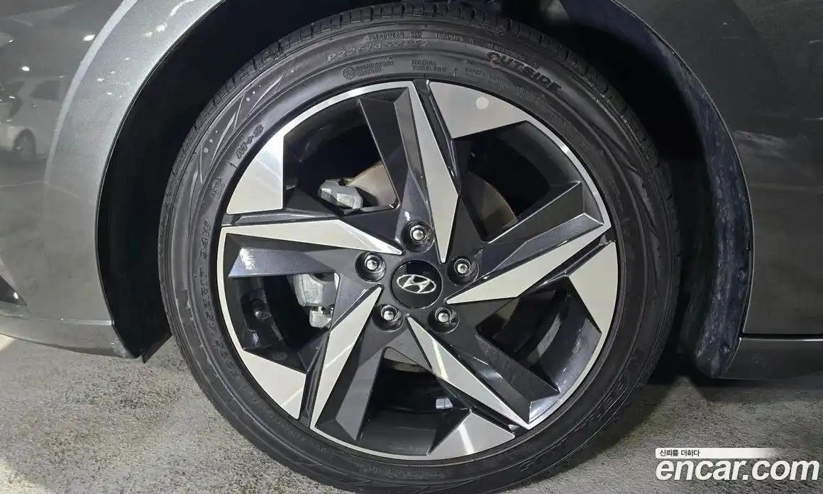 Hyundai Avante 2023 1.6 Автомат в Москве № 45749, фото 5