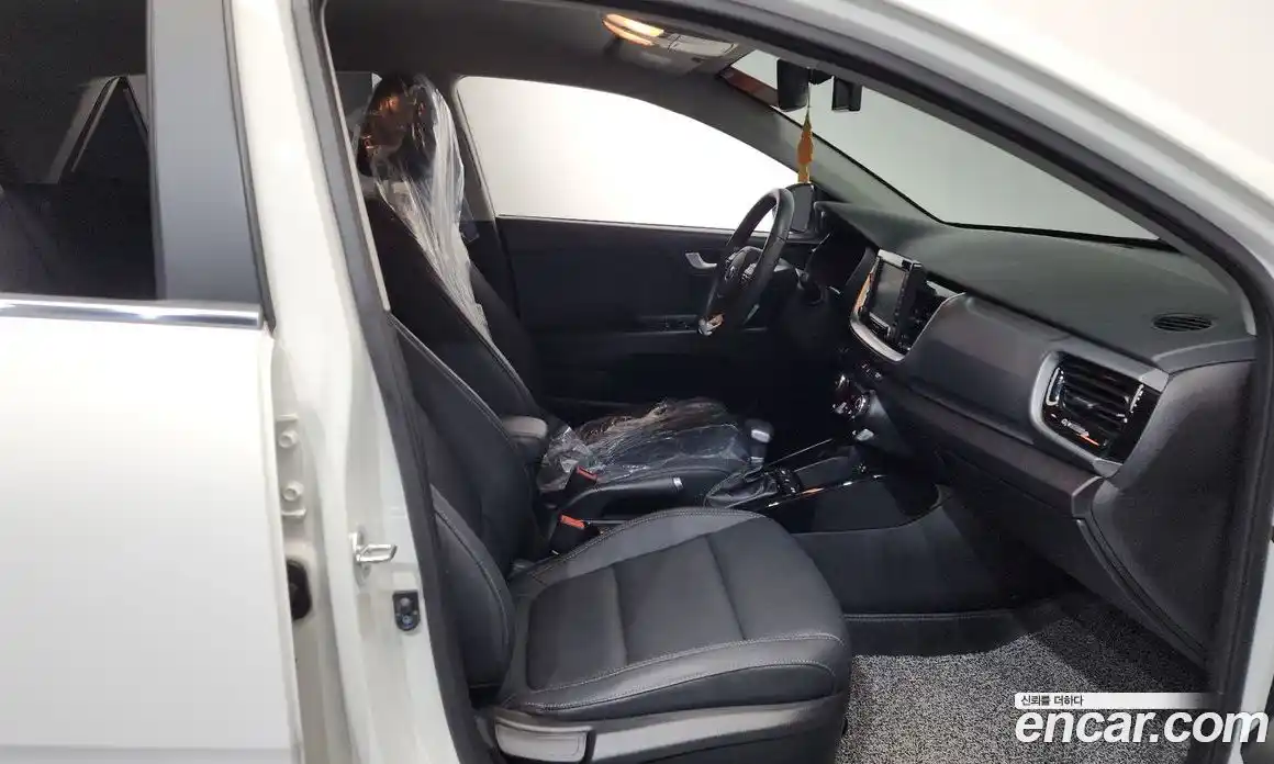 Kia Stonic 2020 1.4 Автомат в Москве № 461163, фото 11