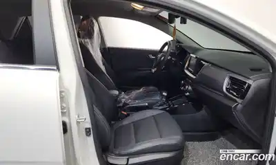 Kia Stonic 2020 1.4 Автомат в Москве № 461163, миниатюра 11