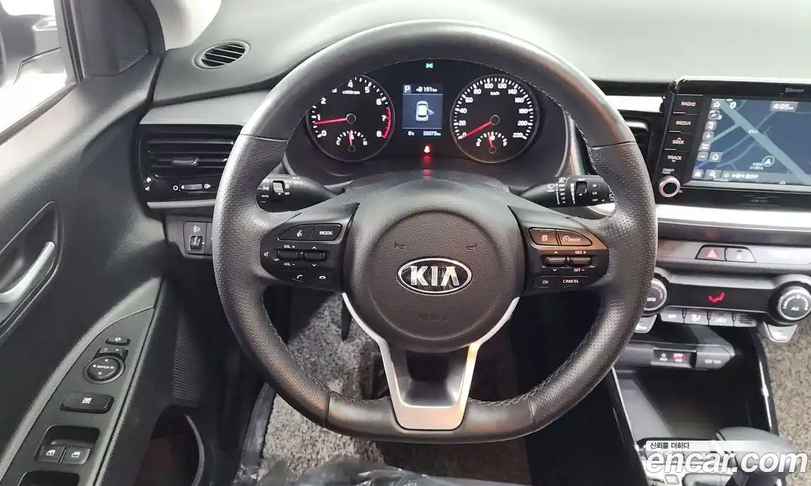 Kia Stonic 2020 1.4 Автомат в Москве № 461163, фото 13