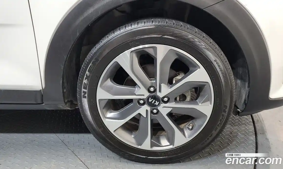 Kia Stonic 2020 1.4 Автомат в Москве № 461163, фото 5