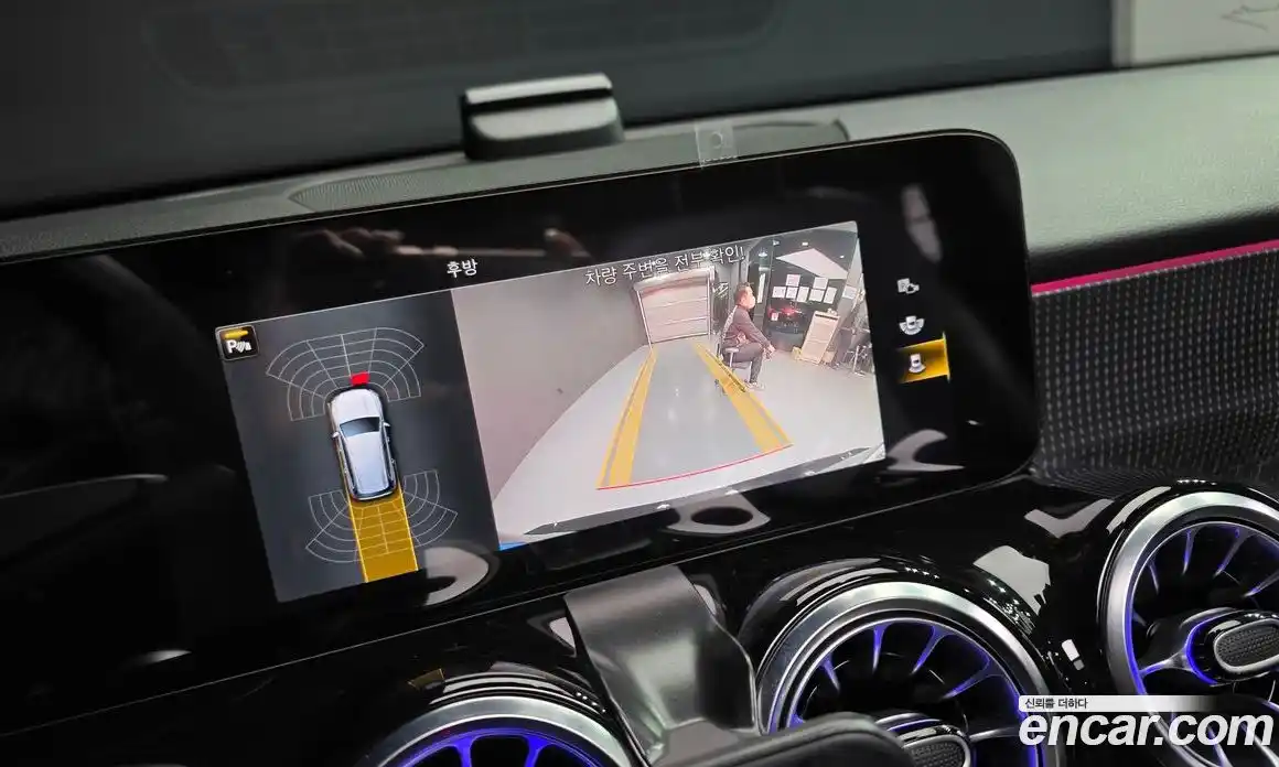 Mercedes-Benz GLB-Class 2023 1.9 Автомат в Москве № 494106, фото 15