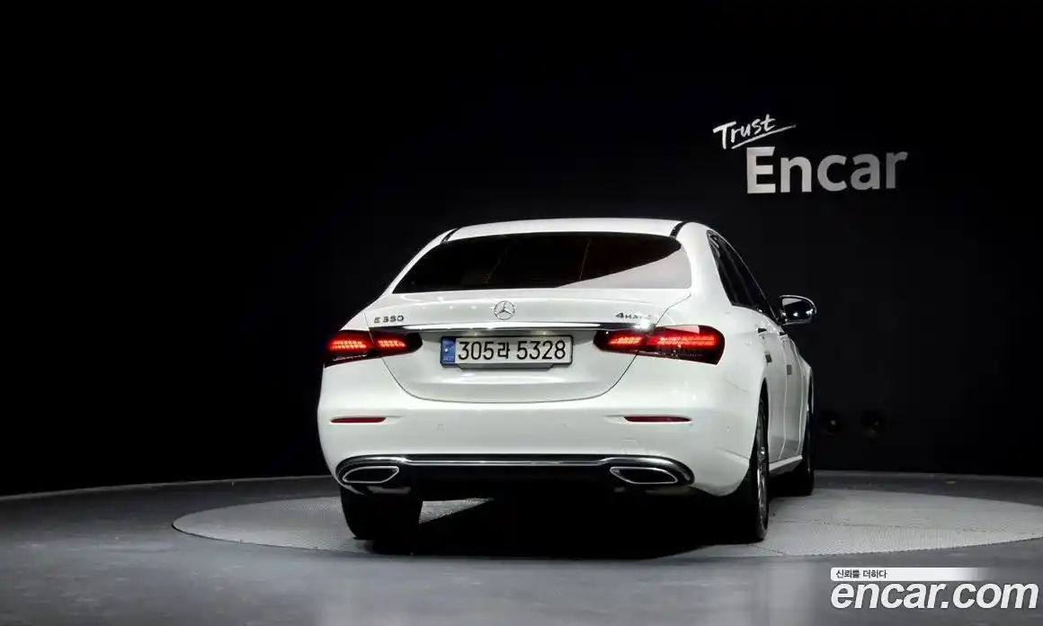 Mercedes-Benz E-Class 2022 2.0 Автомат в Москве № 494412, фото 4