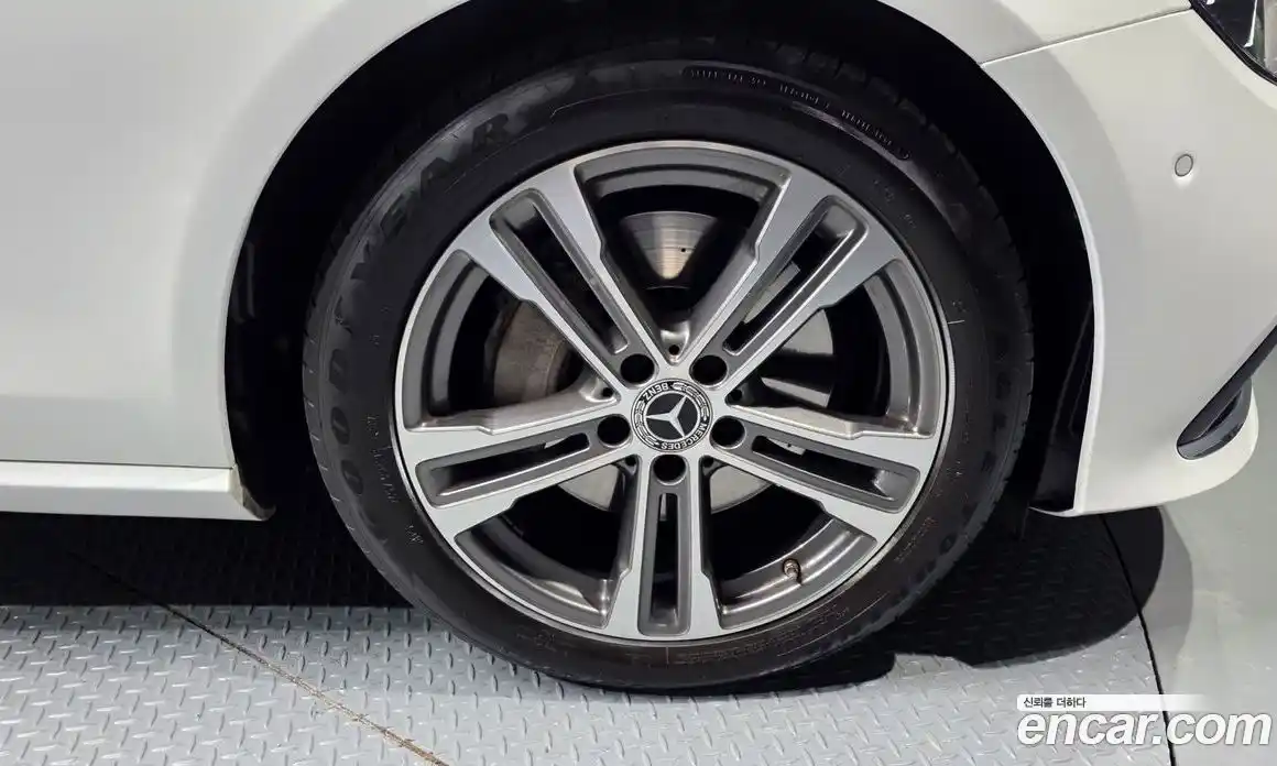 Mercedes-Benz E-Class 2022 2.0 Автомат в Москве № 494412, фото 5