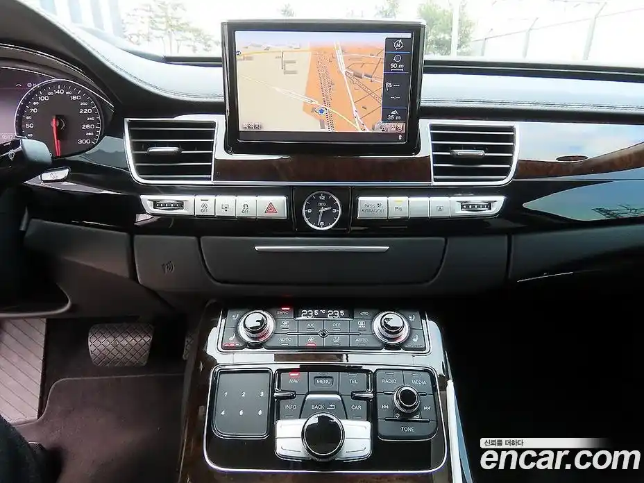 Audi A8 2015 3.0 Автомат в Москве № 497364, фото 12