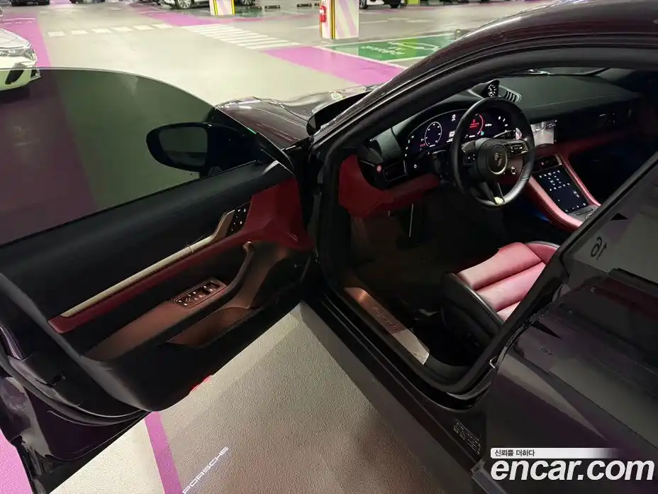 Porsche Taycan 2025 Автомат в Москве № 498514, фото 8