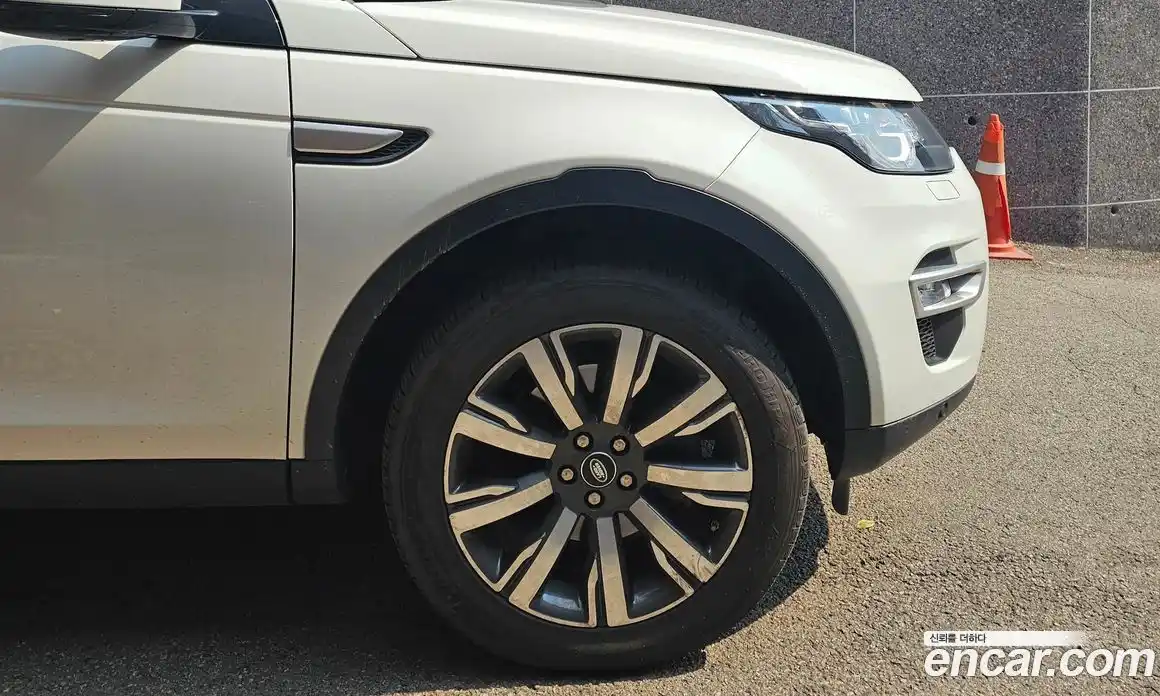 Land Rover Discovery Sport 2017 2.0 Автомат в Москве № 498748, фото 5