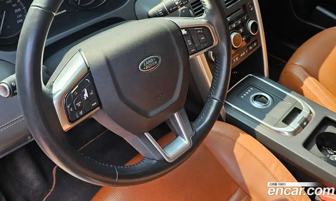 Land Rover Discovery Sport 2017 2.0 Автомат в Москве № 498748, фото 9