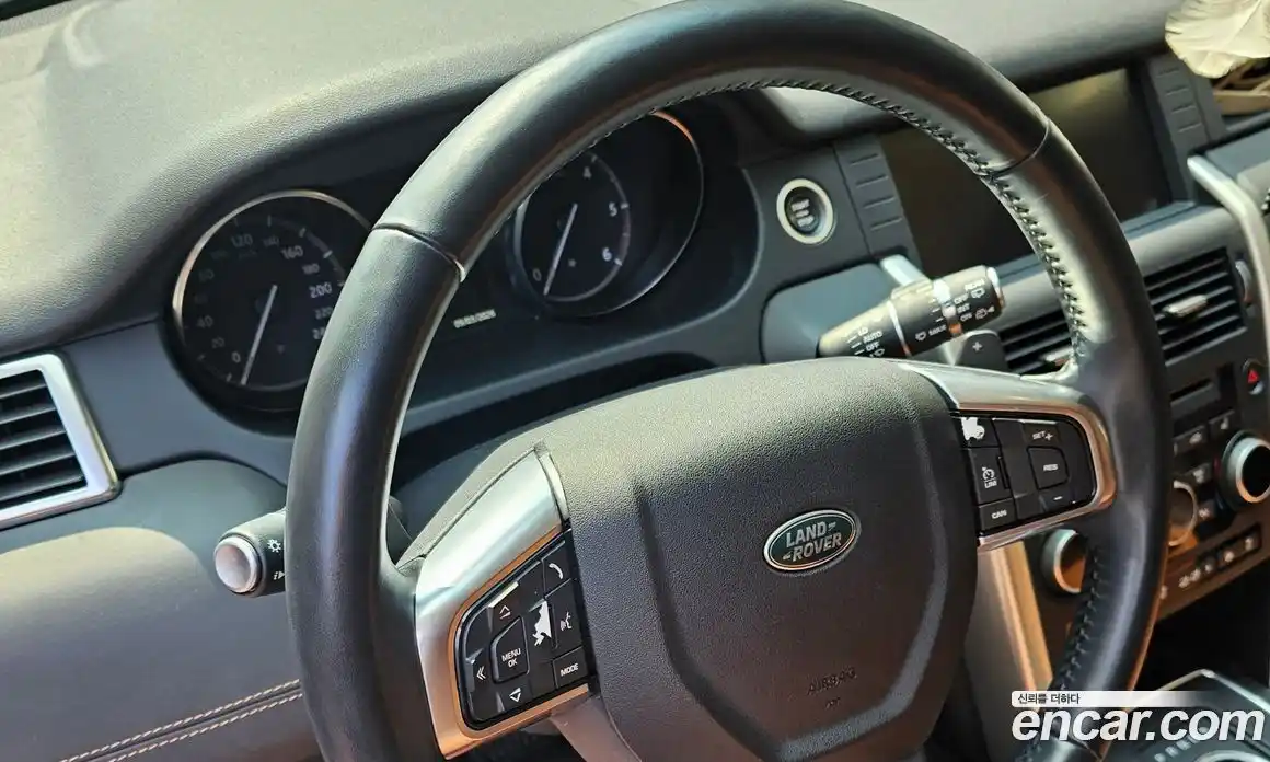 Land Rover Discovery Sport 2017 2.0 Автомат в Москве № 498748, фото 10