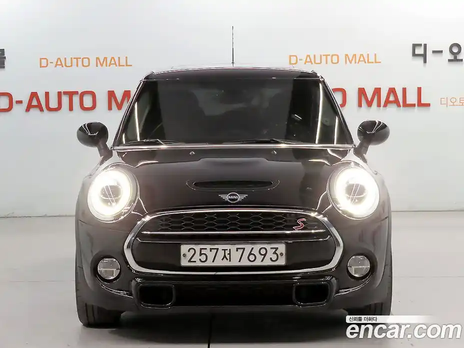 Mini Cooper 2019 2.0 Автомат в Москве № 499151, фото 3