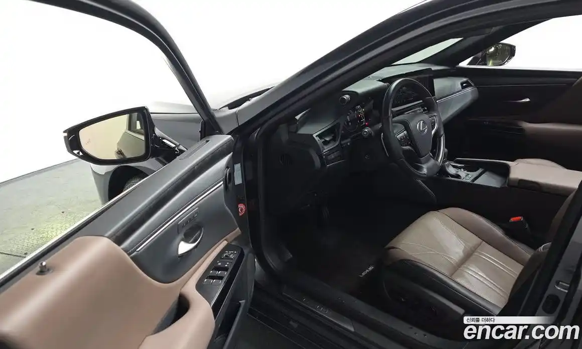 Lexus ES 2023 2.5 Автомат в Москве № 499625, фото 11