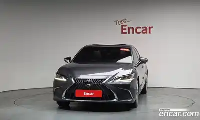 Lexus ES 2023 2.5 Автомат в Москве № 499625, миниатюра 2