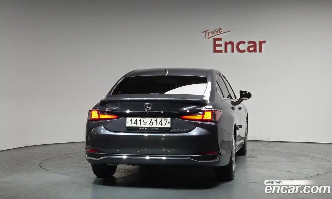 Lexus ES 2023 2.5 Автомат в Москве № 499625, фото 3