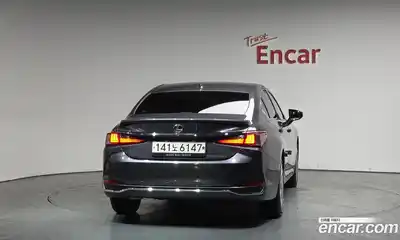 Lexus ES 2023 2.5 Автомат в Москве № 499625, миниатюра 3