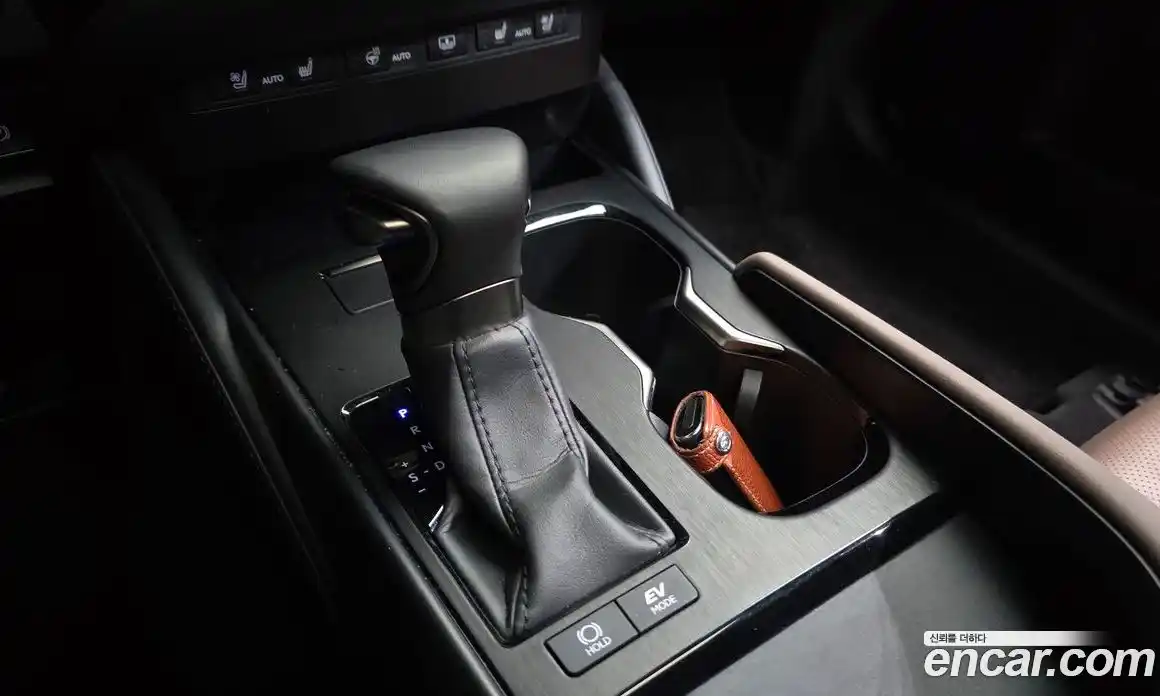 Lexus ES 2023 2.5 Автомат в Москве № 499625, фото 8