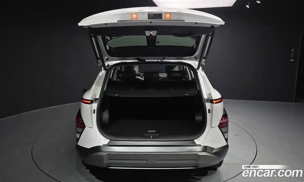 Hyundai Kona 2023 1.6 Автомат в Москве № 518269, фото 20