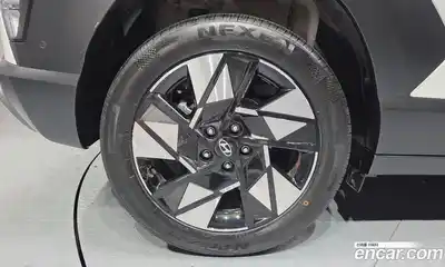 Hyundai Kona 2023 1.6 Автомат в Москве № 518269, миниатюра 5