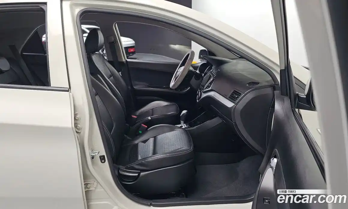 Kia Morning 2016 1.0 Автомат в Москве № 520033, фото 12