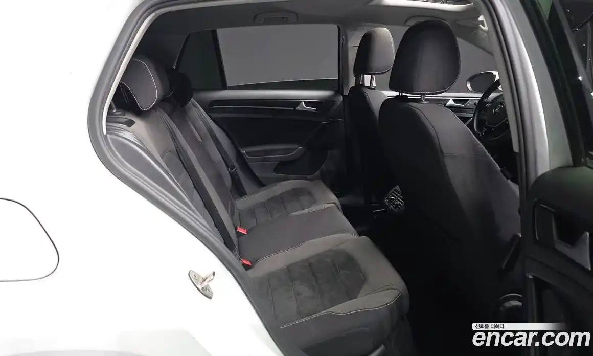 Volkswagen Golf 2016 2.0 Автомат в Москве № 520831, фото 12