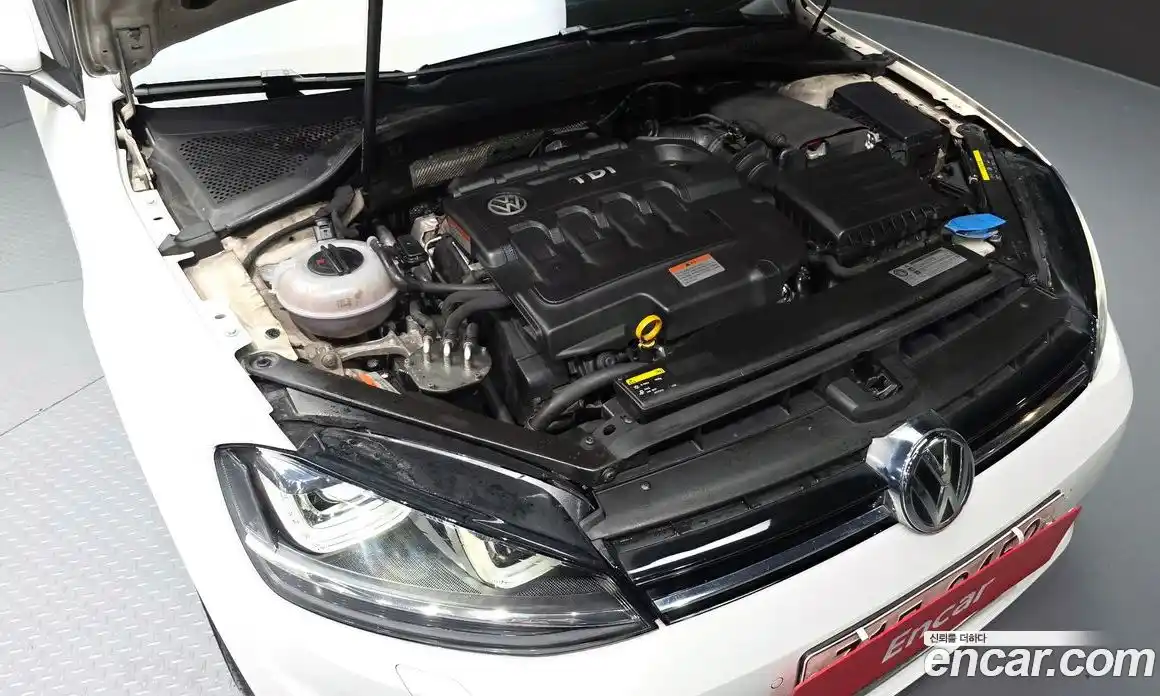 Volkswagen Golf 2016 2.0 Автомат в Москве № 520831, фото 6