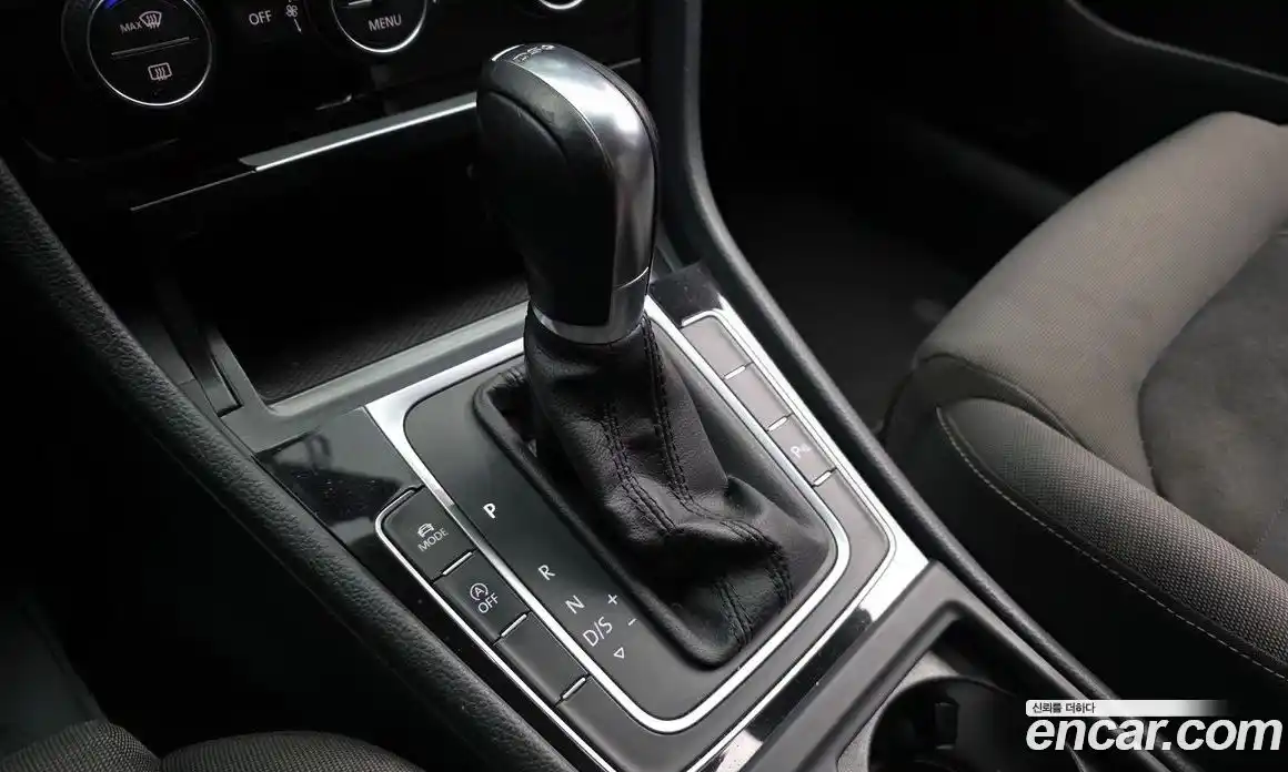 Volkswagen Golf 2016 2.0 Автомат в Москве № 520831, фото 9