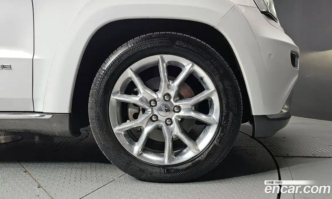 Jeep Cherokee 2016 3.0 Автомат в Москве № 522326, фото 5