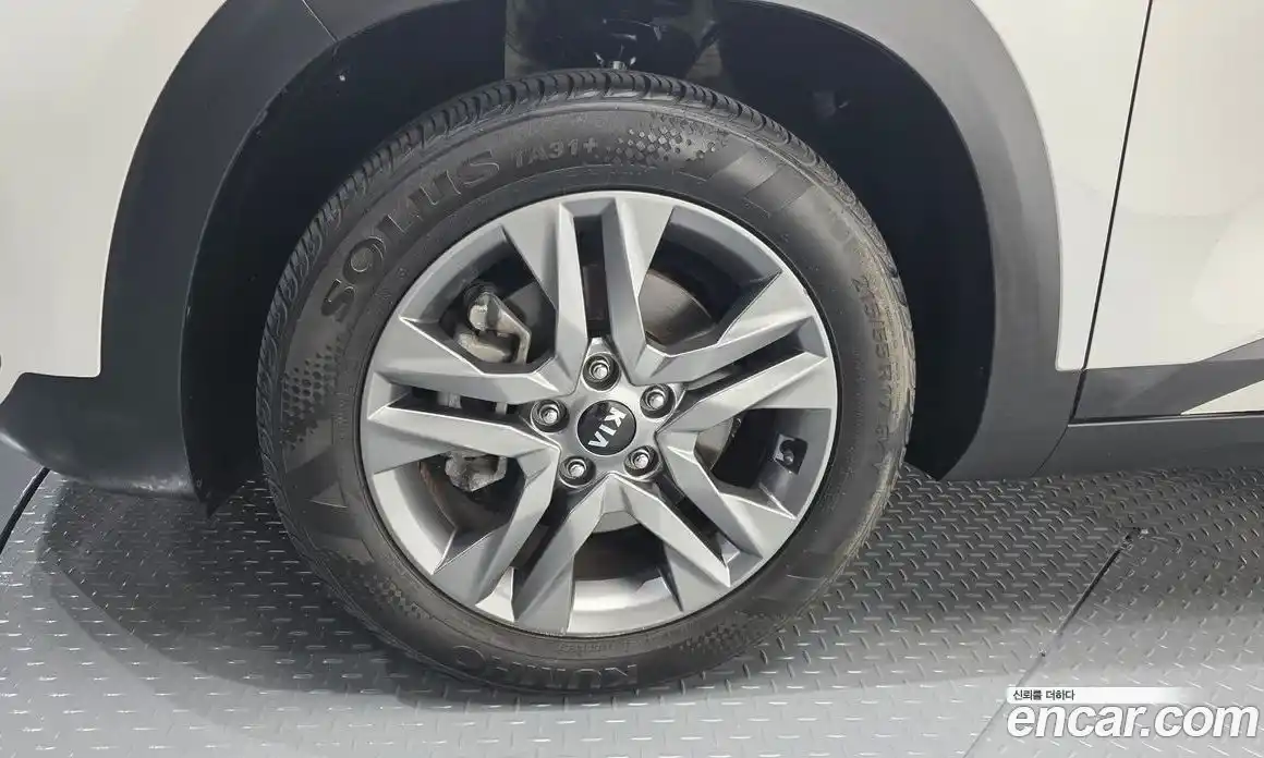 Kia Seltos 2022 1.6 Автомат в Москве № 522511, фото 4