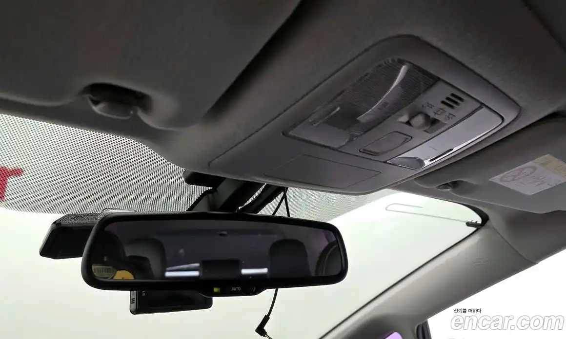 Toyota Prius 2015 1.8 Автомат в Москве № 524457, фото 17