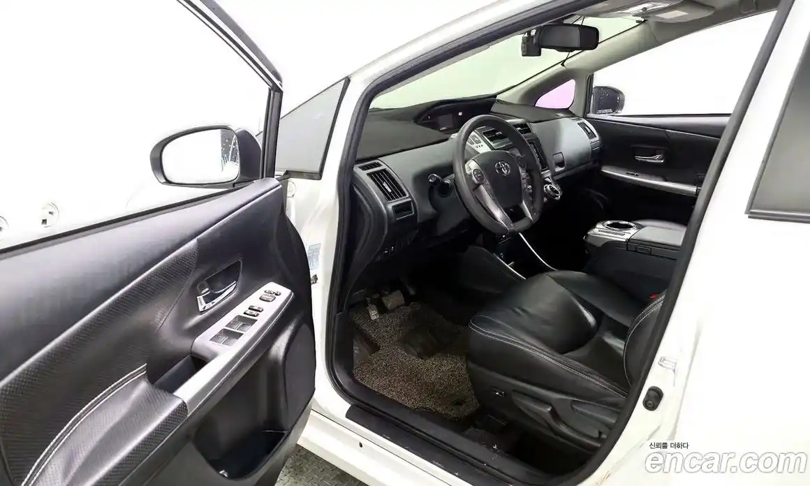 Toyota Prius 2015 1.8 Автомат в Москве № 524457, фото 10