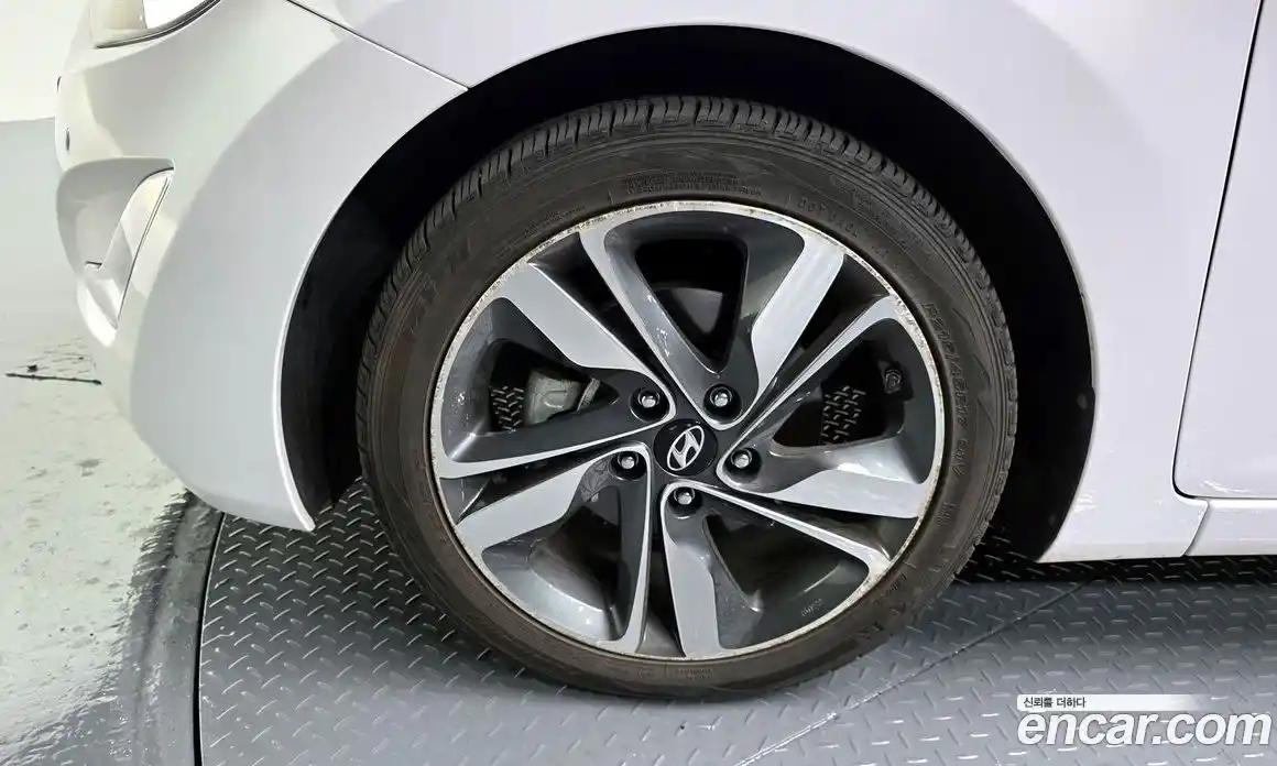 Hyundai Avante 2015 1.6 Автомат в Москве № 529867, фото 5