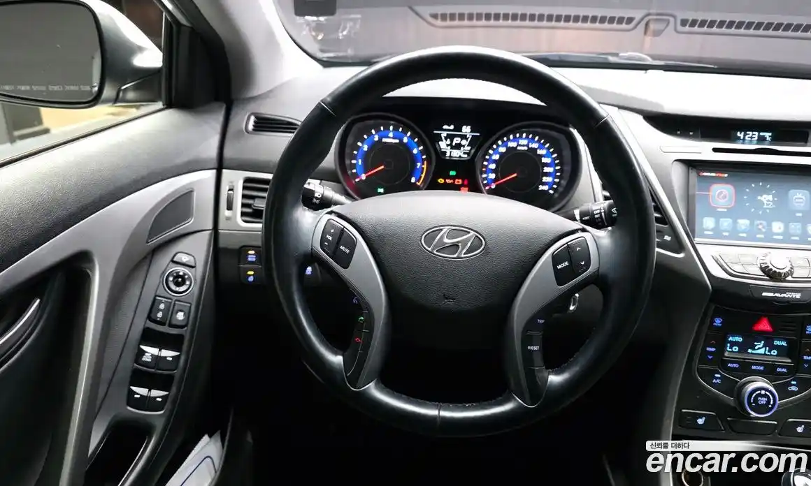 Hyundai Avante 2015 1.6 Автомат в Москве № 530516, фото 13