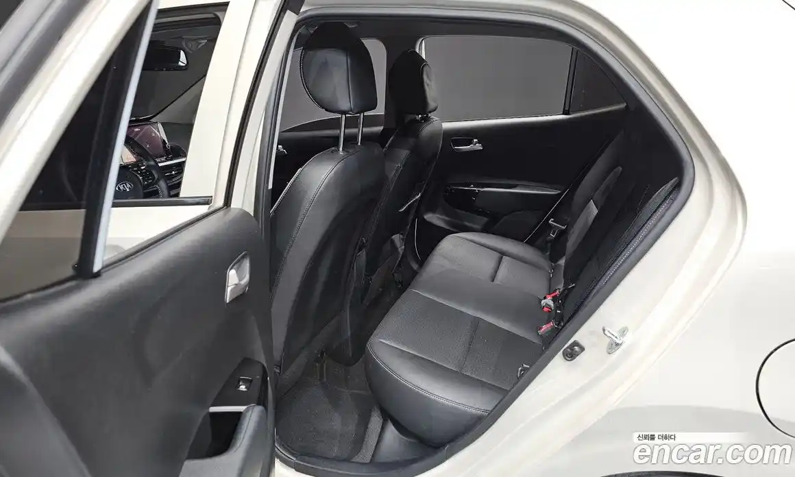 Kia Morning 2021 1.0 Автомат в Москве № 532585, фото 11