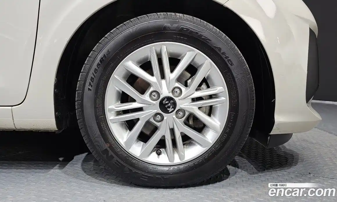 Kia Morning 2021 1.0 Автомат в Москве № 532585, фото 5