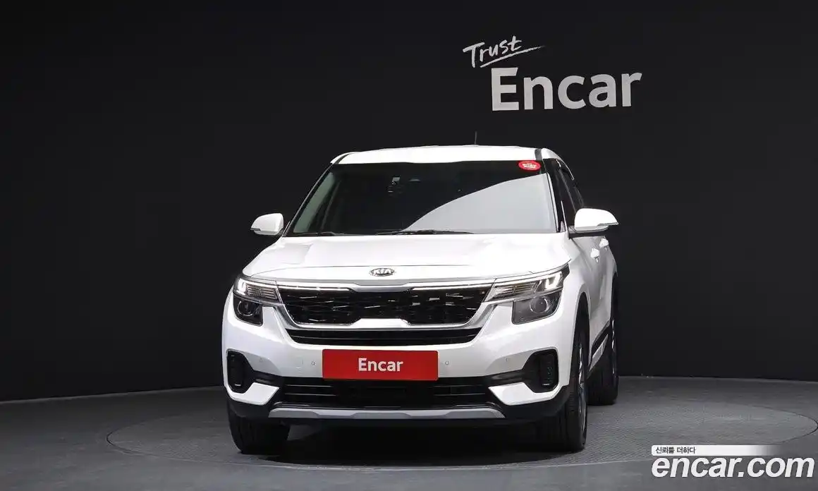 Kia Seltos 2021 1.6 Автомат в Москве № 533452, фото 3