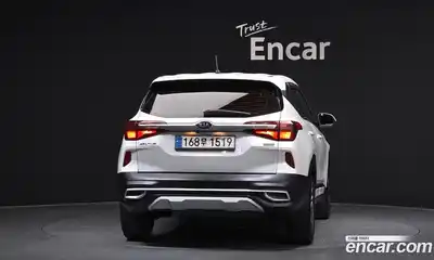 Kia Seltos 2021 1.6 Автомат в Москве № 533452, миниатюра 4