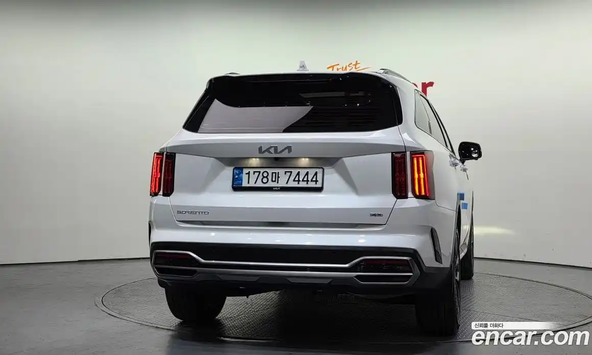 Kia Sorento 2023 2.2 Автомат в Москве № 534529, фото 4