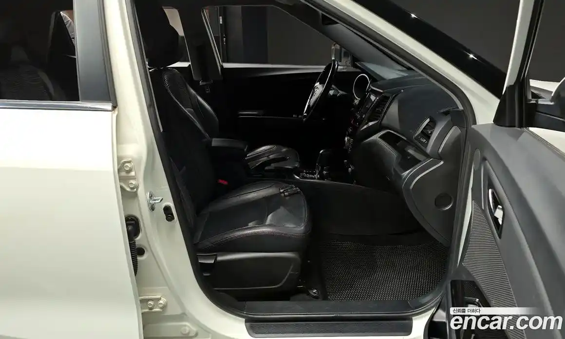 SsangYong TIBOLI 2016 1.6 Автомат в Москве № 539152, фото 11