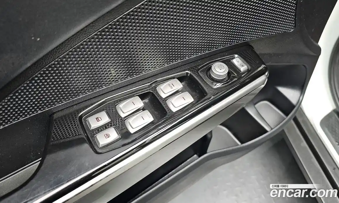 SsangYong TIBOLI 2016 1.6 Автомат в Москве № 539453, фото 19