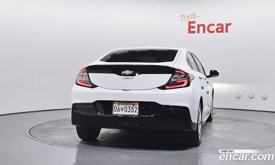 Chevrolet Volt 2017 1.5 Автомат в Москве № 540206, фото 4