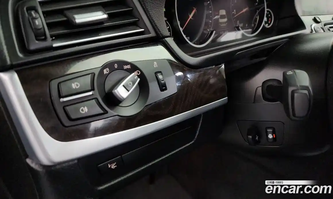 BMW 5-Series 2013 2.0 Автомат в Москве № 541035, фото 14