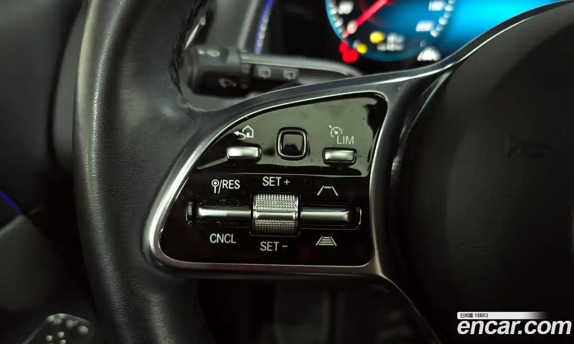 Mercedes-Benz EQB 2023 0.2 Автомат в Москве № 541915, фото 16