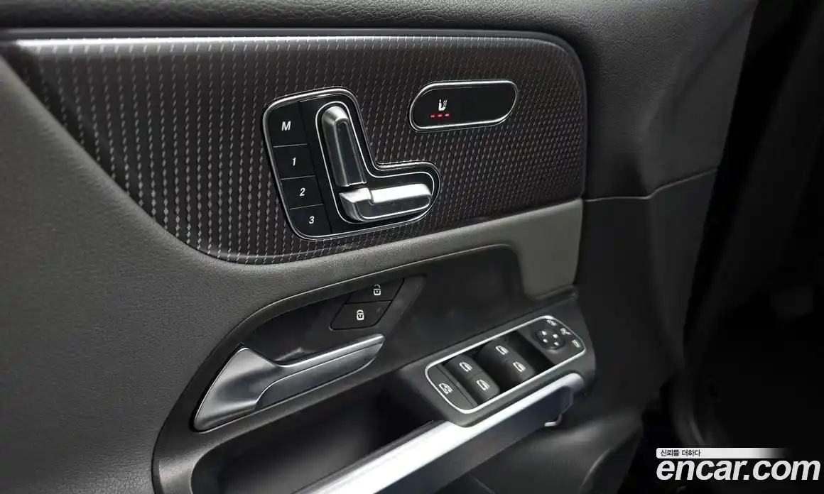 Mercedes-Benz EQB 2023 0.2 Автомат в Москве № 541915, фото 17