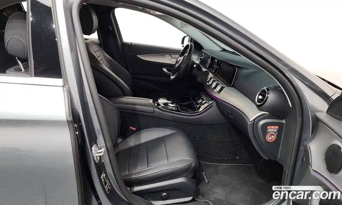 Mercedes-Benz E-Class 2017 2.0 Автомат в Москве № 542128, фото 11