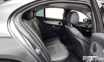 Mercedes-Benz E-Class 2017 2.0 Автомат в Москве № 542128, миниатюра 12