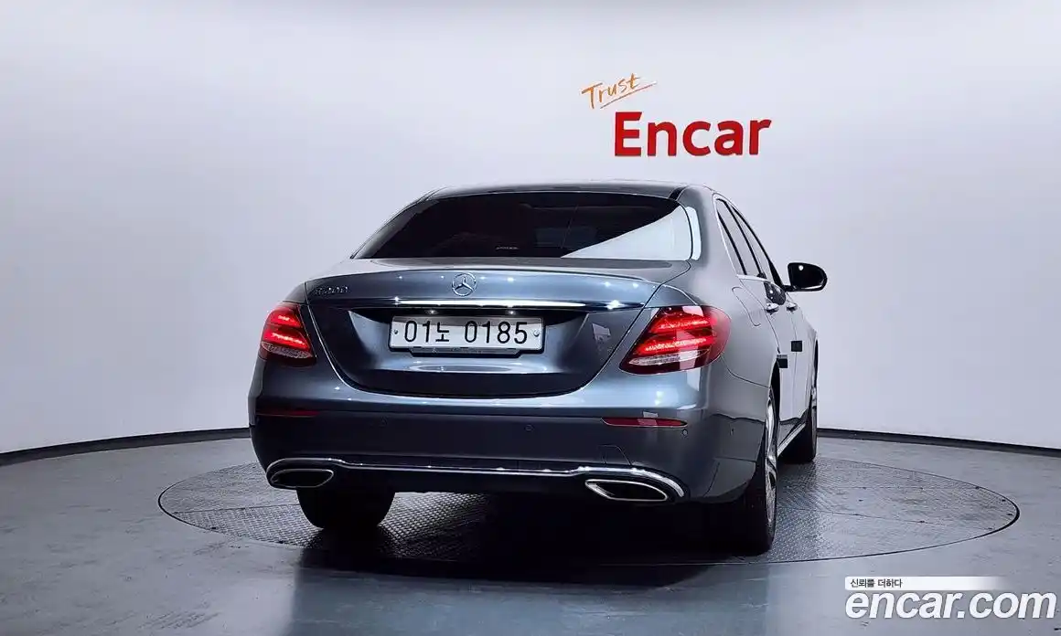 Mercedes-Benz E-Class 2017 2.0 Автомат в Москве № 542128, фото 4