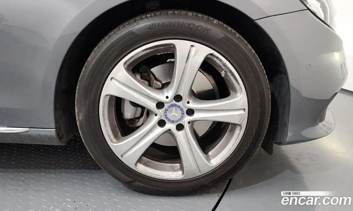 Mercedes-Benz E-Class 2017 2.0 Автомат в Москве № 542128, фото 5