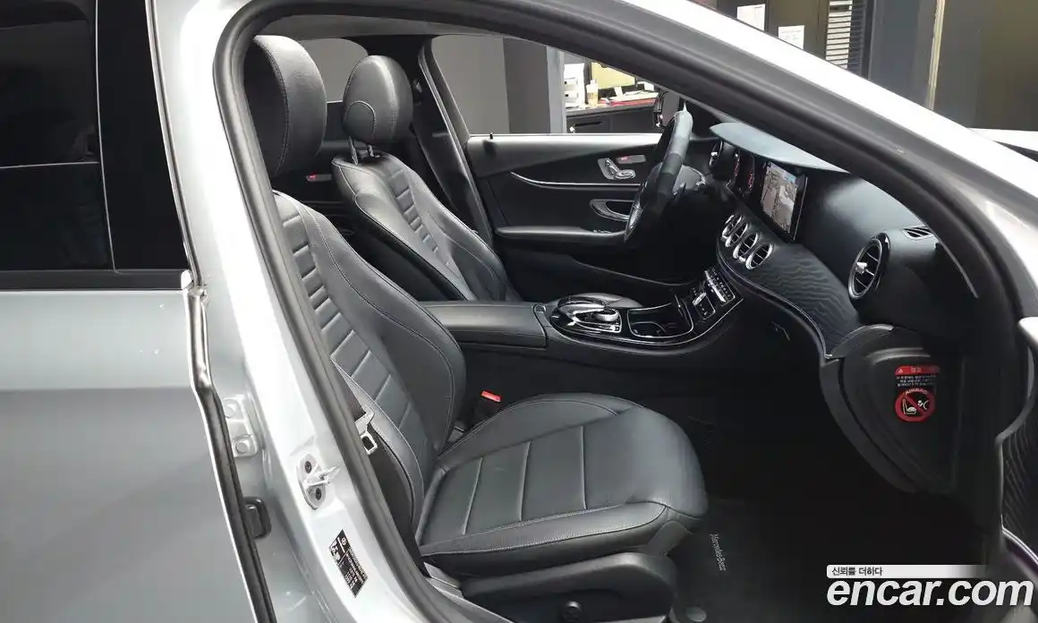 Mercedes-Benz E-Class 2020 1.9 Автомат в Москве № 542411, фото 11