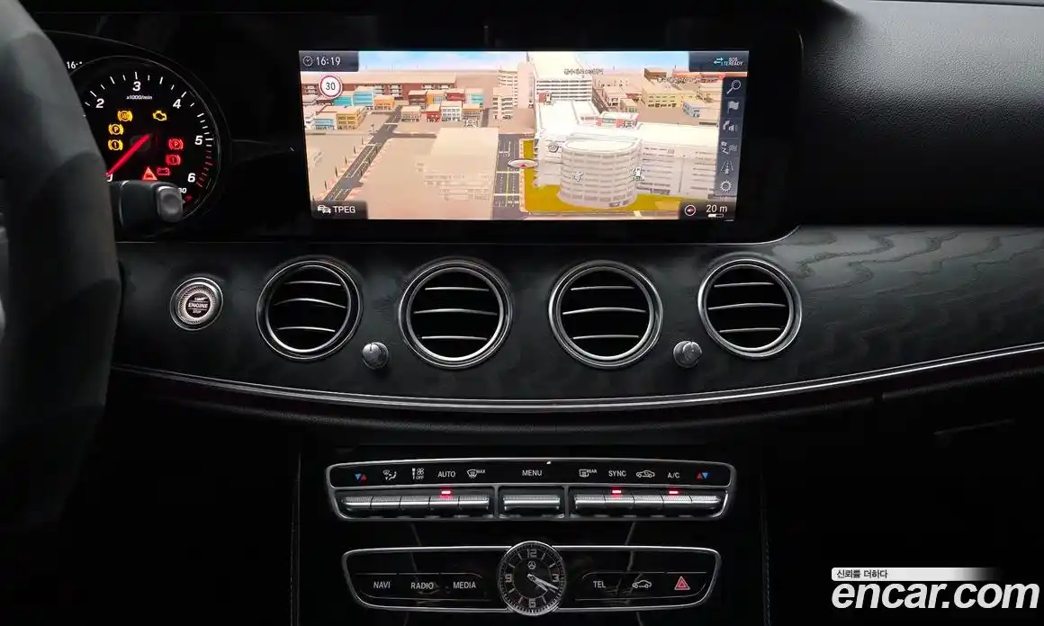 Mercedes-Benz E-Class 2020 1.9 Автомат в Москве № 542411, фото 14