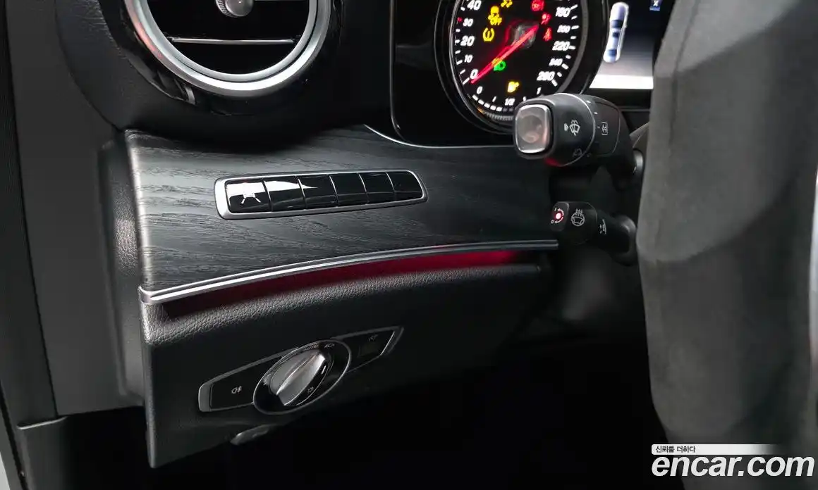 Mercedes-Benz E-Class 2020 1.9 Автомат в Москве № 542411, фото 18