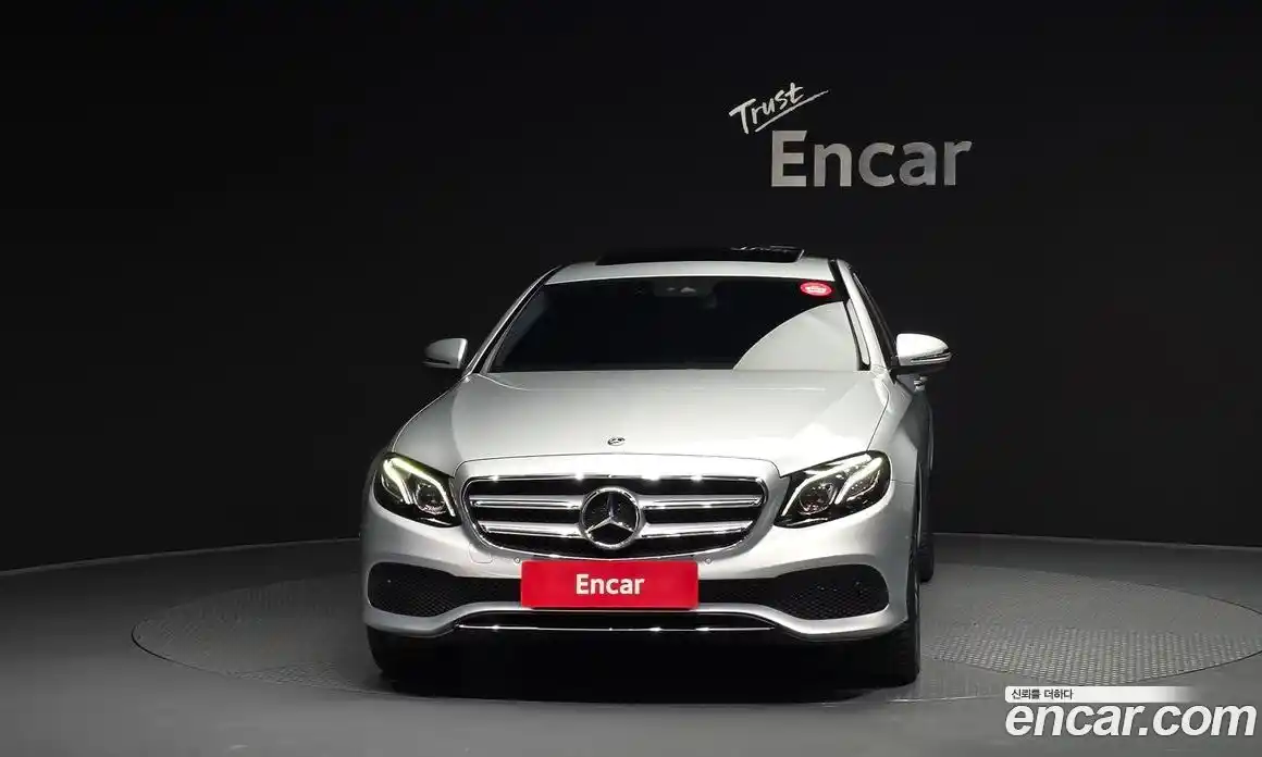 Mercedes-Benz E-Class 2020 1.9 Автомат в Москве № 542411, фото 3